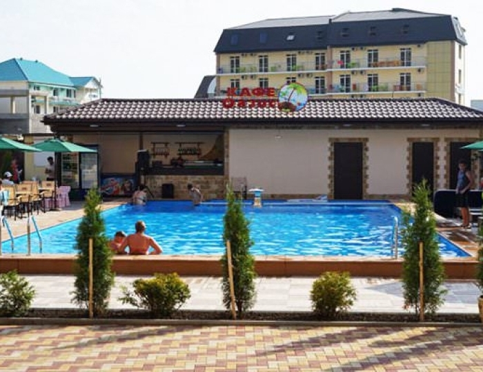 Кафе у бассейна "Оазис" - Отель «Голден Резорт»